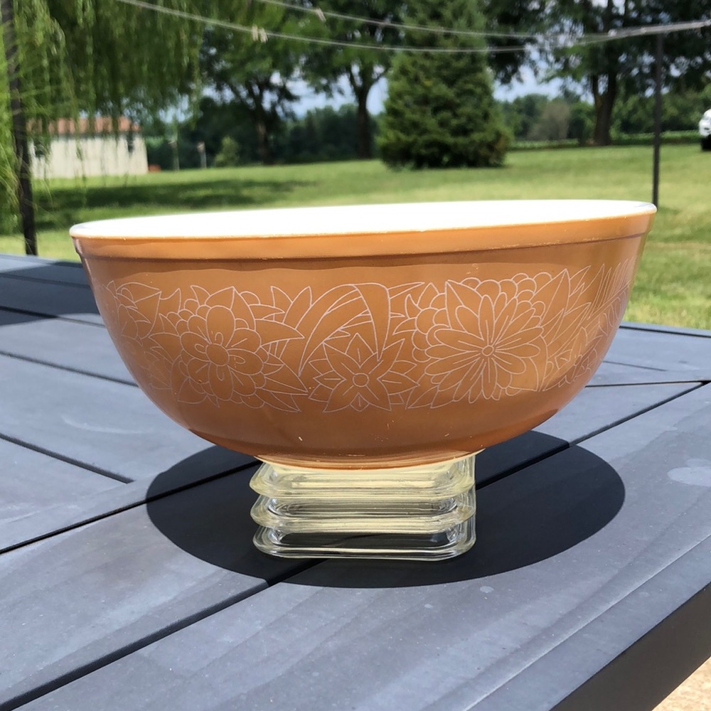 Pyrex Woodland 404 mixing bowl
